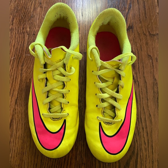 Nike Soccer Shoes Sz 4Y Yellow Pink Swoosh Mercurial 651642-760 Youth Cleats - Picture 2 of 7